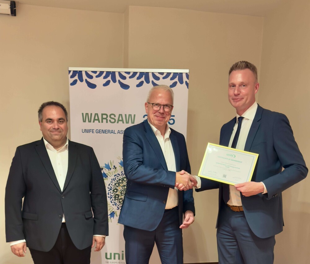 Vertragsunterzeichnung WINDHOFF & Schweerbau